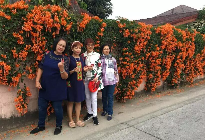 ペンション Chat House Soi 18 Mithuna Chiangrai