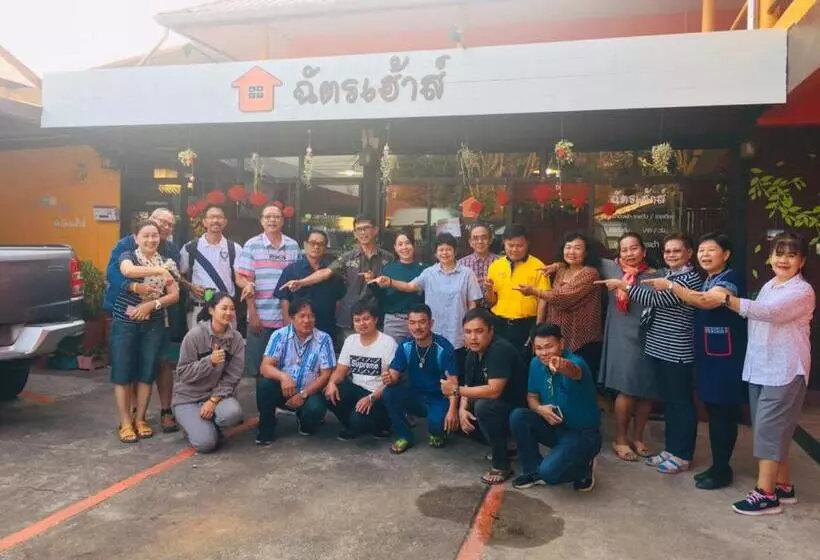 ペンション Chat House Soi 18 Mithuna Chiangrai