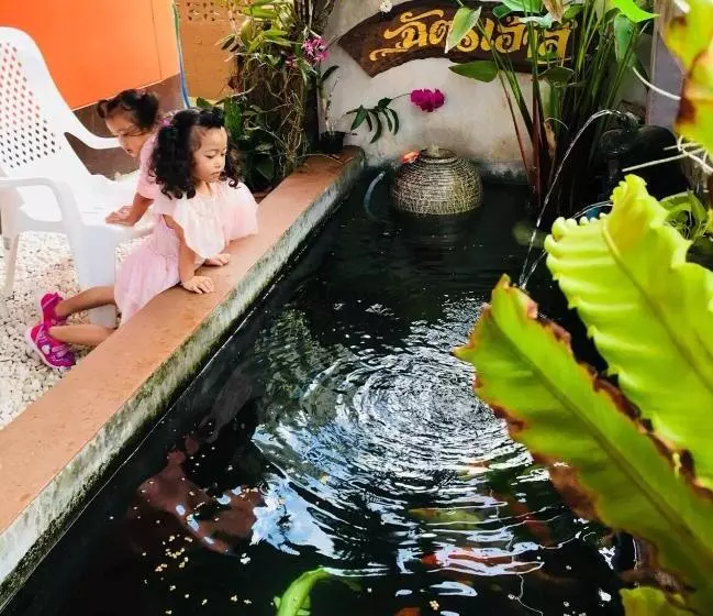 ペンション Chat House Soi 18 Mithuna Chiangrai