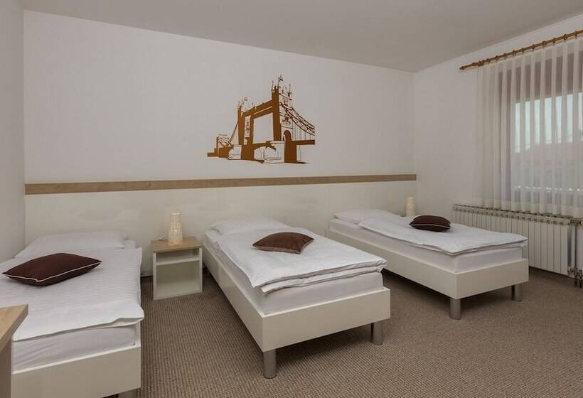 פנסיון Rooms Pleška Zagreb Airport