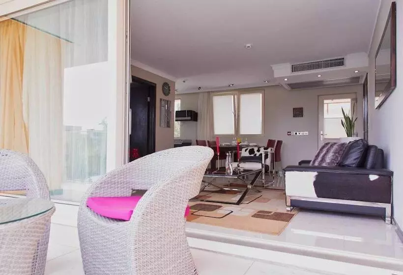 Red Mango Apartment
