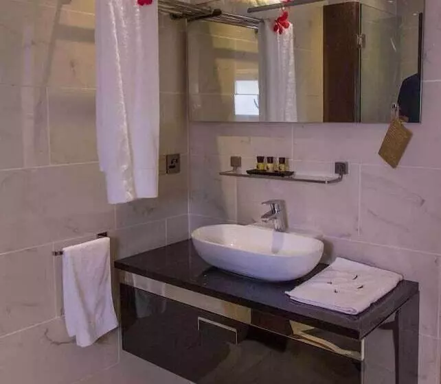 Red Mango Apartment