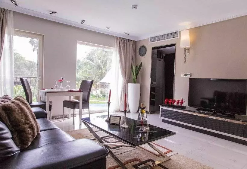 Red Mango Apartment