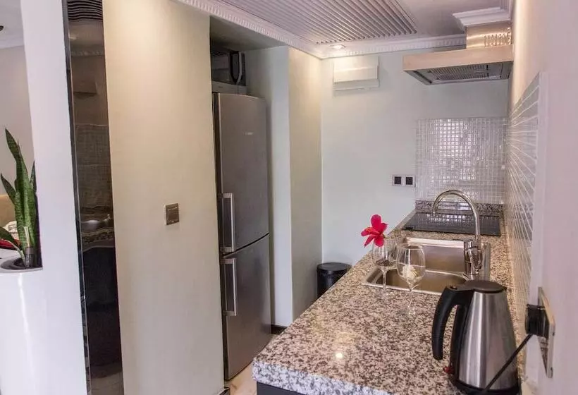 Red Mango Apartment