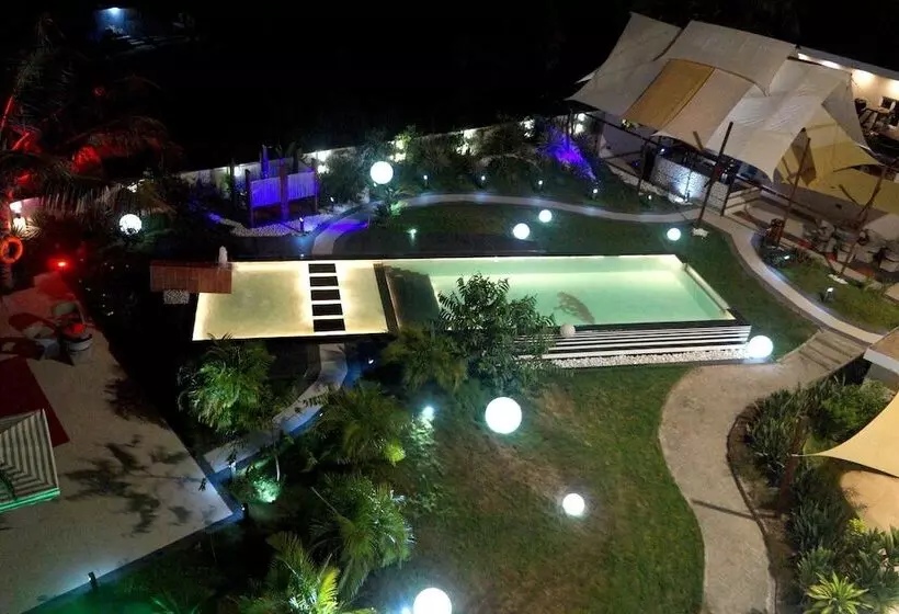 Red Mango Apartment