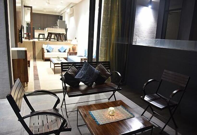 5 Am Somewhere Styled By Fabindia