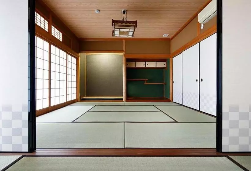 Retkeilymaja 宿屋 天空