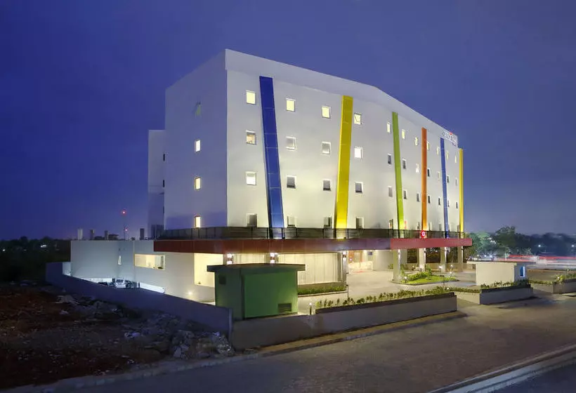 Amaris Hotel Karawang