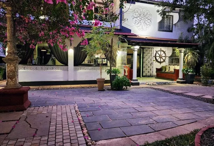 ベッドアンドブレックファースト 5 Bedroom Heritage Goan Villa