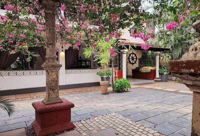 ベッドアンドブレックファースト 5 Bedroom Heritage Goan Villa