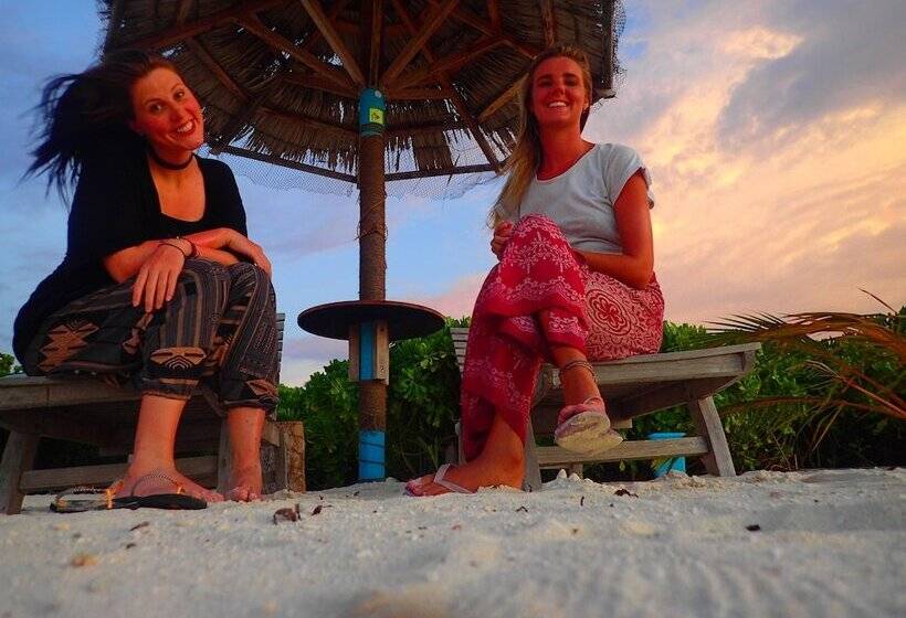 تختخواب و صبحانه Chill Holiday Maldives