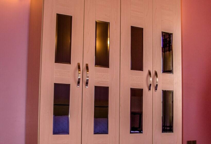 تختخواب و صبحانه Chill Holiday Maldives