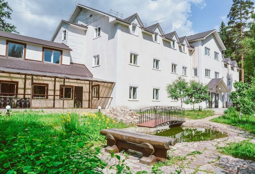 Country Hotel Hvoinyi