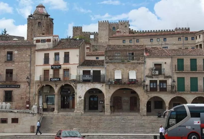 ホテル Alojamientos Plaza Mayor