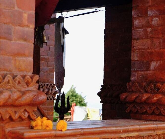 هتل At The End Of The Universe