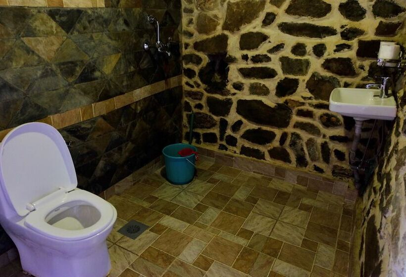 هتل At The End Of The Universe