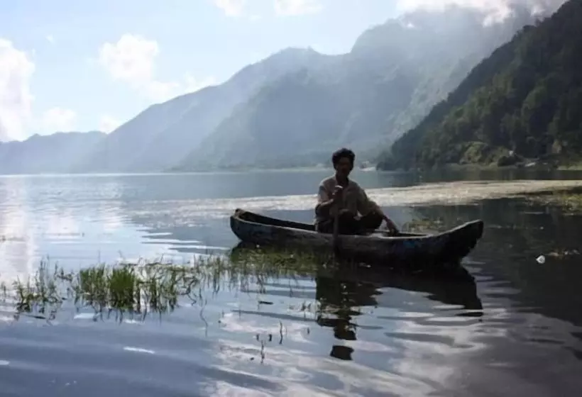 Hotelli Baruna Lake Side View