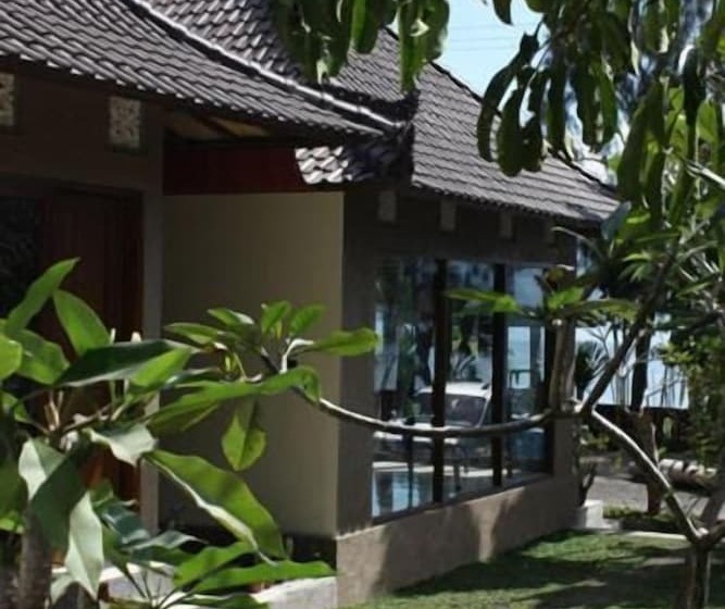 Otel Baruna Lake Side View