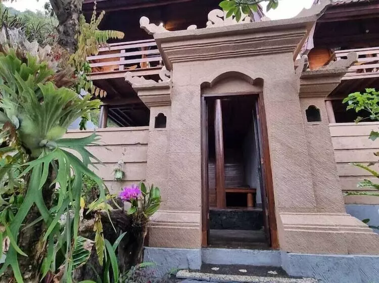 Hotelli Baruna Lake Side View