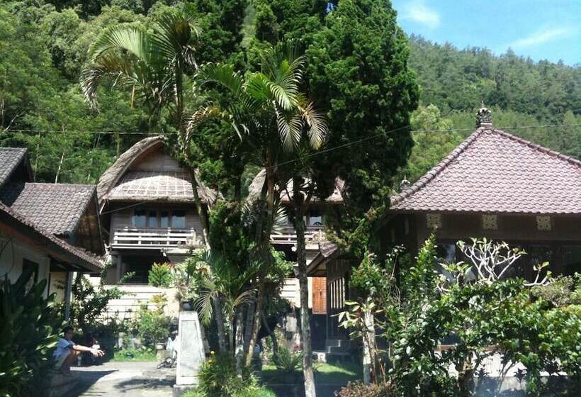 Otel Baruna Lake Side View