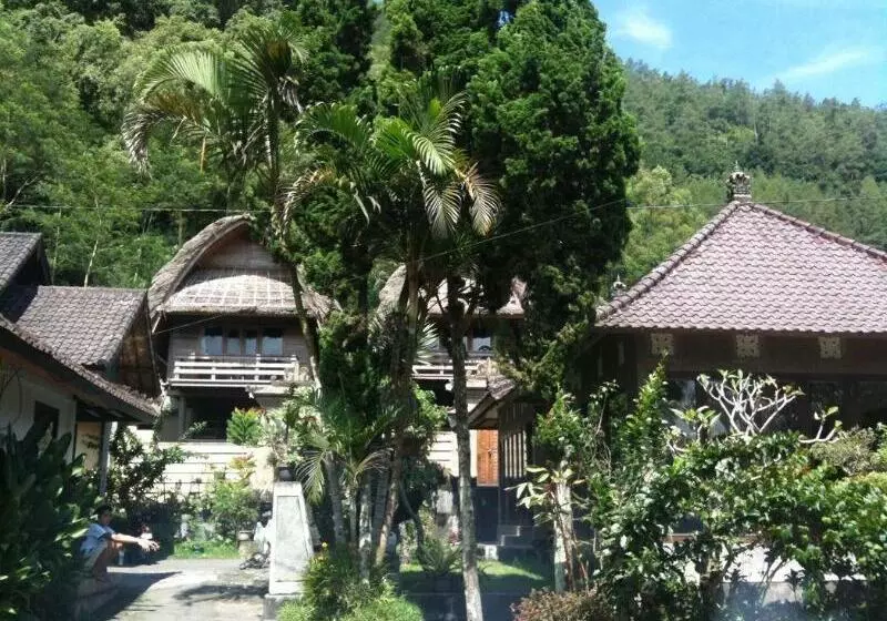 Hotelli Baruna Lake Side View