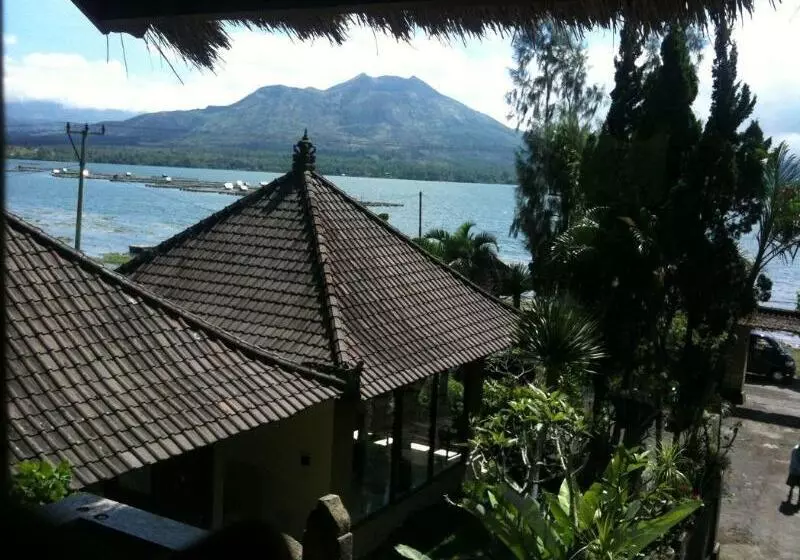 Hotelli Baruna Lake Side View
