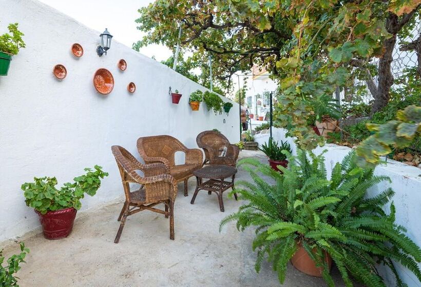 Отель Hostal Vista A La Sierra