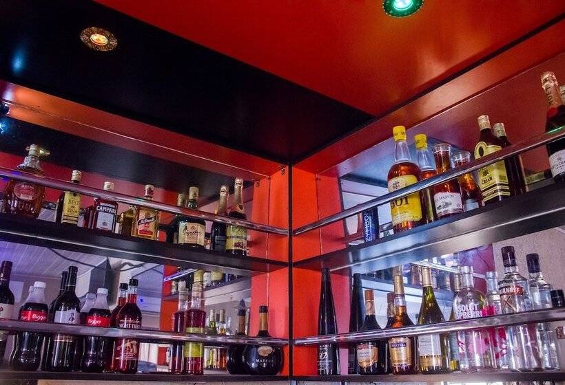 בית מלון כפרי Lukham Crown