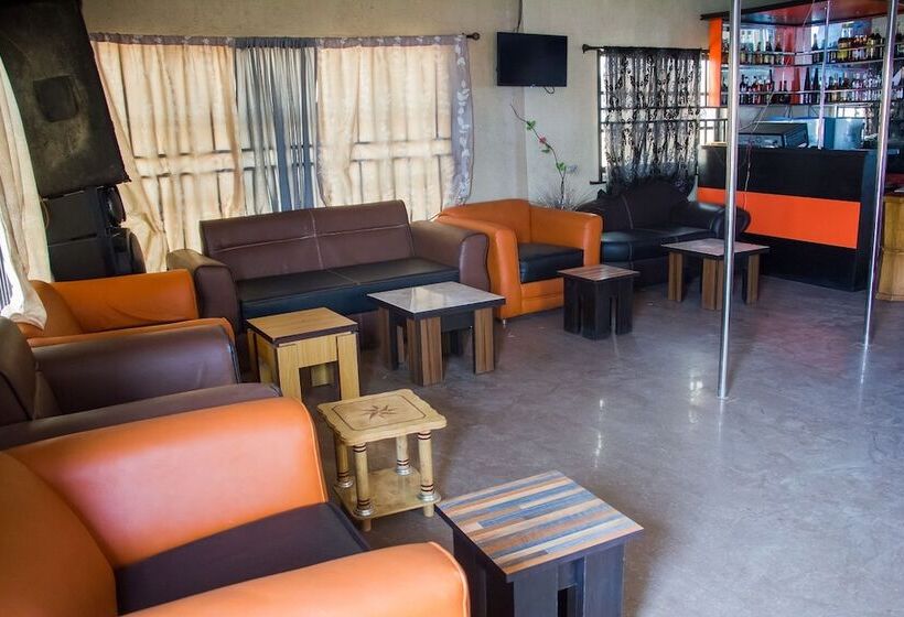 בית מלון כפרי Lukham Crown