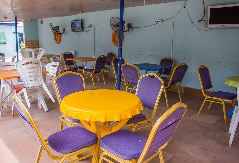 בית מלון כפרי Lukham Crown