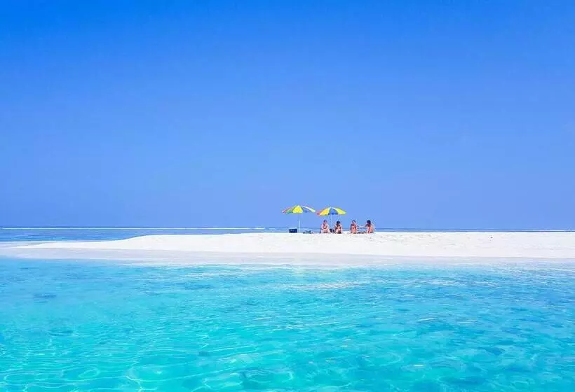 هتل Ostrov Beach