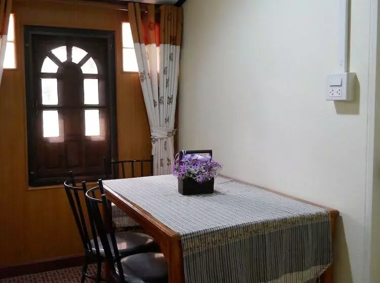 هتل Sisatchanalai Heritage Resort