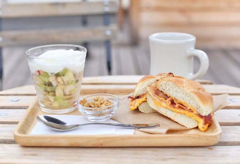 בית מלון כפרי Uno Port Inn