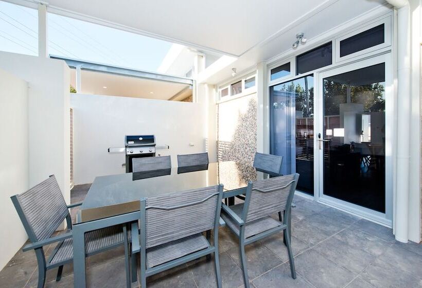 Loxton Courthouse Apartments