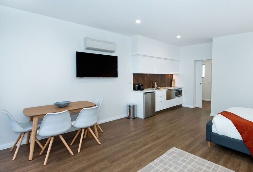 Loxton Courthouse Apartments