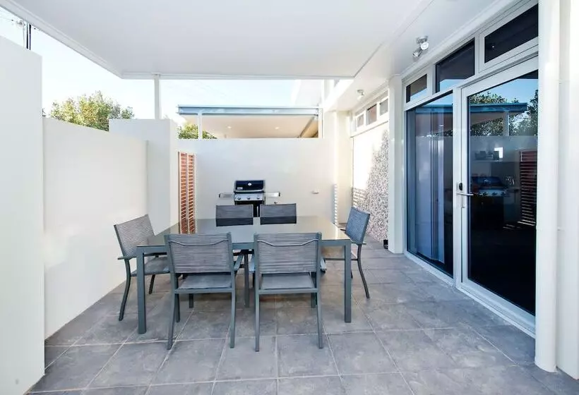 Loxton Courthouse Apartments