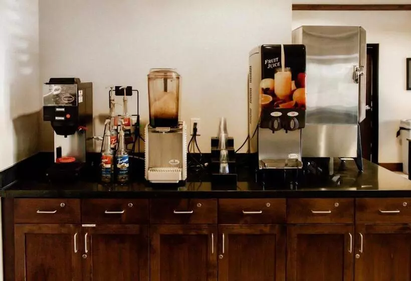 Motelli Black Gold Suites Stanley