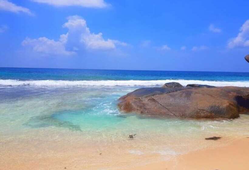 پانسیون Takamaka Green Village