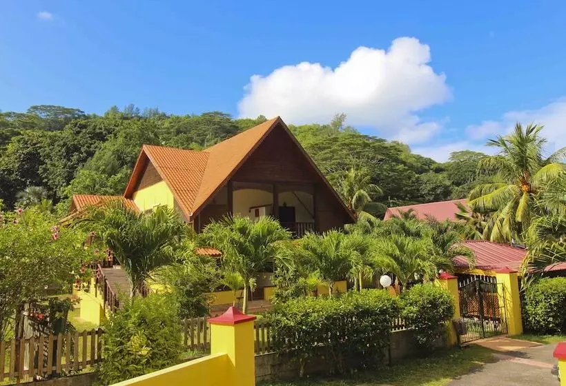 پانسیون Takamaka Green Village