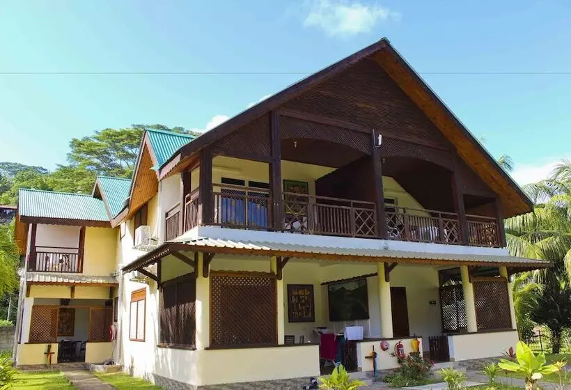 پانسیون Takamaka Green Village