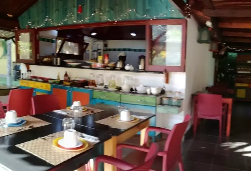 پانسیون Takamaka Green Village