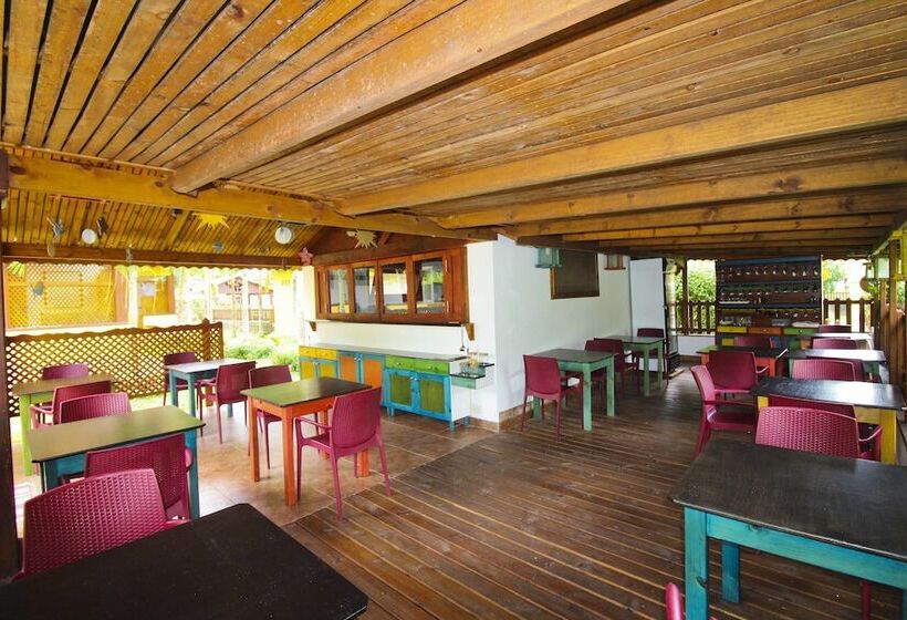 پانسیون Takamaka Green Village