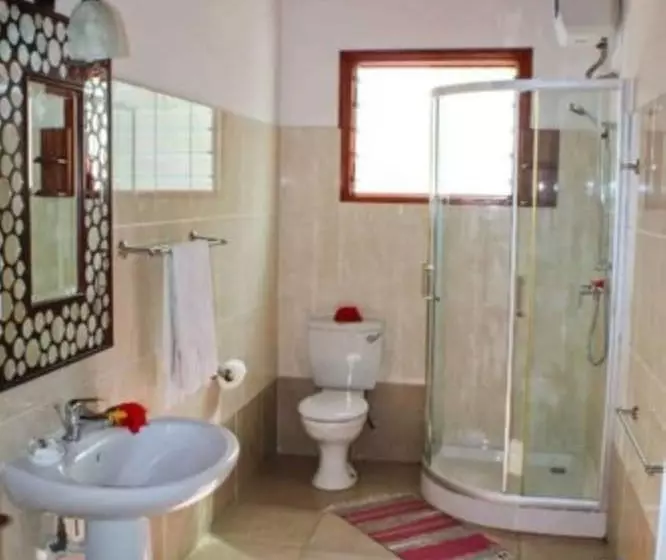 پانسیون Takamaka Green Village