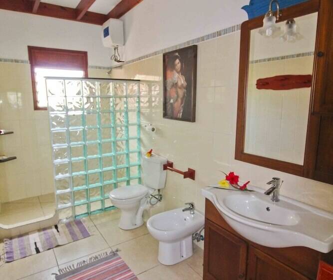 پانسیون Takamaka Green Village