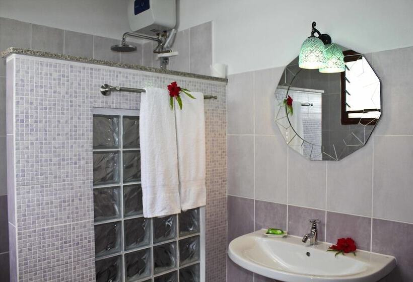 پانسیون Takamaka Green Village