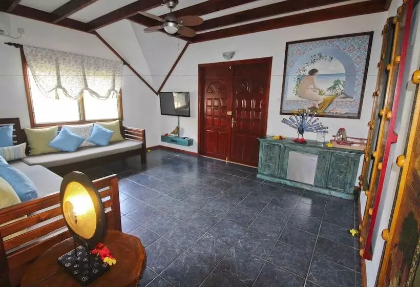 پانسیون Takamaka Green Village