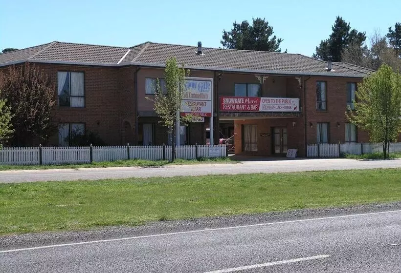 Snow Gate Motel And Apartments