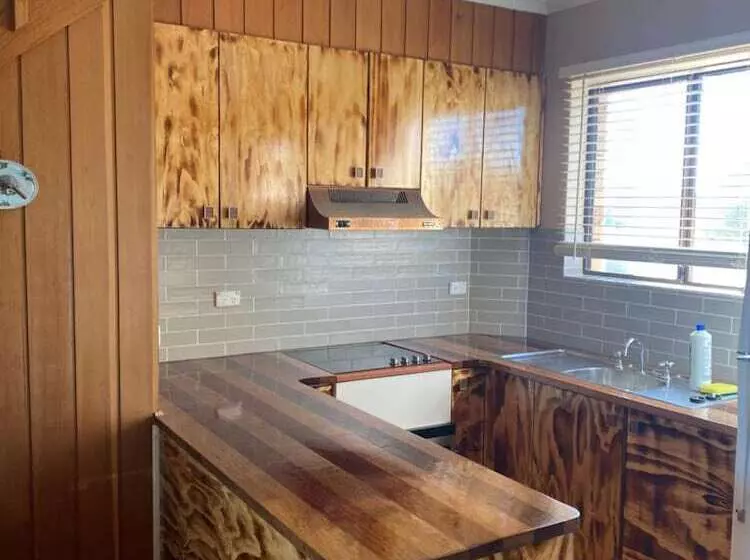 Snow Gate Motel And Apartments