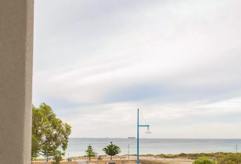 Spinnakers By Rockingham Apartments