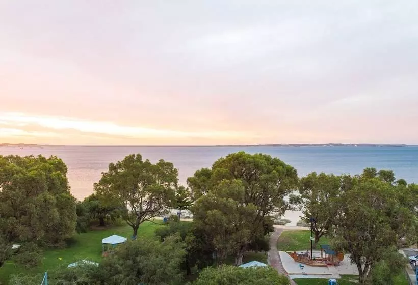 Spinnakers By Rockingham Apartments